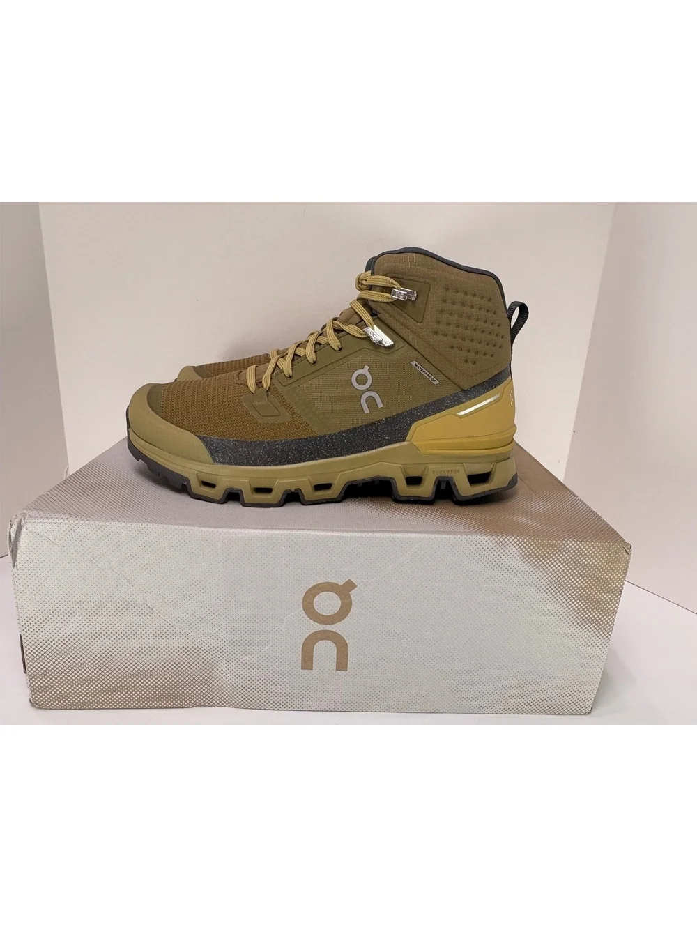 On Cloudrock 2 Waterproof Women’s Hiking Boots Size 8 Hunter/Safari 63.97853